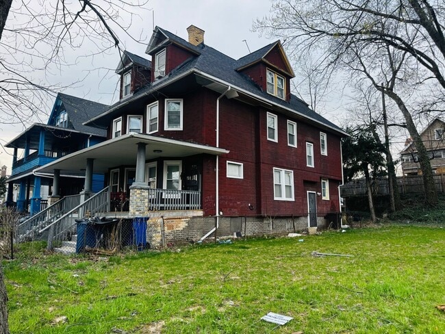 Foto del edificio - 576 E 110th St