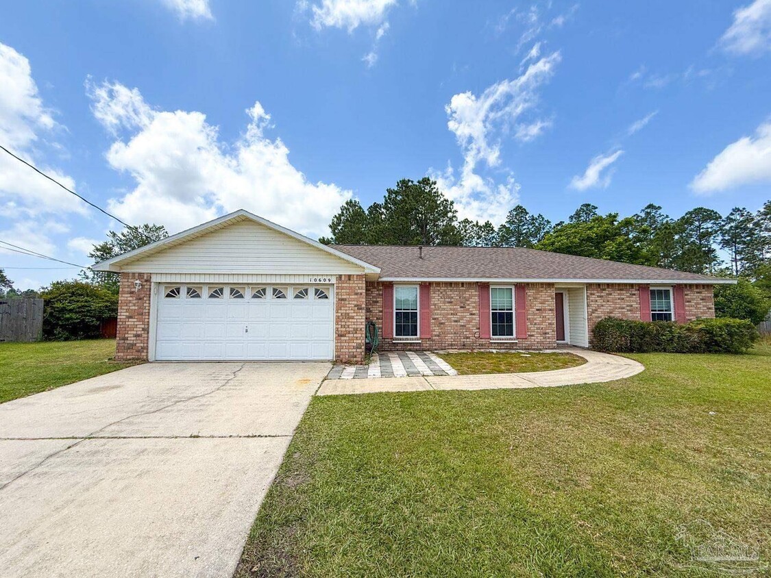 Foto principal - 10609 Creek Ridge Dr