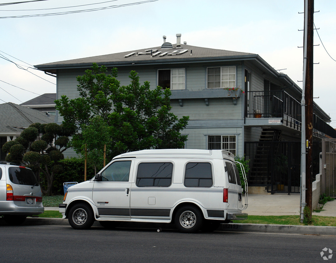 Primary Photo - 12119 Grevillea Ave