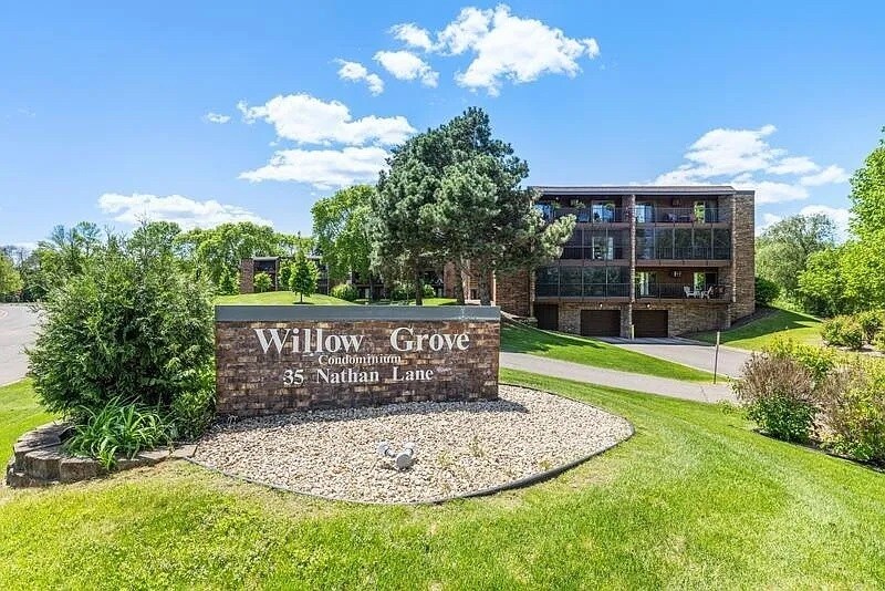 Foto principal - 35 Nathan Ln N