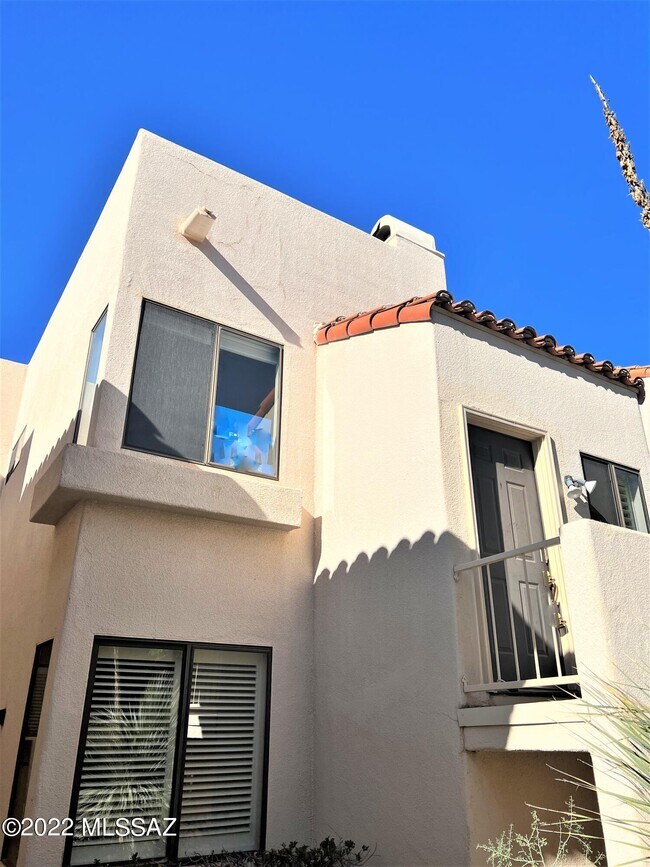 Building Photo - 6336 N Vuelta Tajo