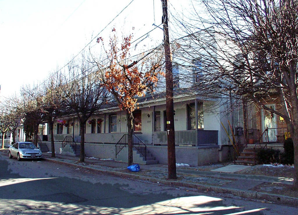 Primary Photo - 196-206 Carlisle St
