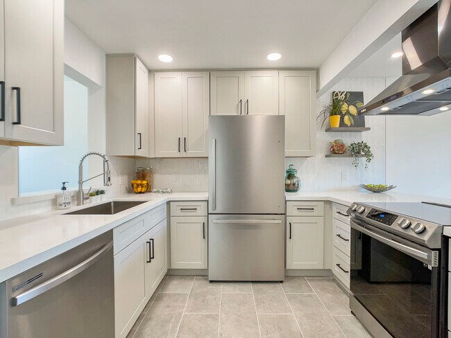 Foto del edificio - 1325 S McKemy St