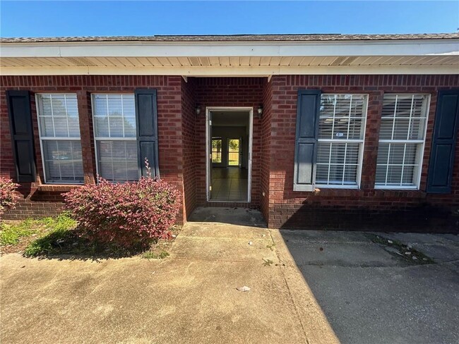 Building Photo - 5463 Henning Dr W