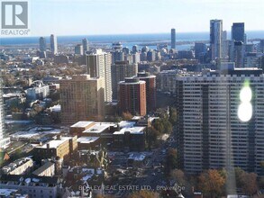 Building Photo - 101 Charles St E