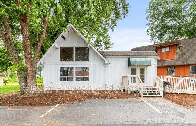 Building Photo - 178 Waynesville Plaza