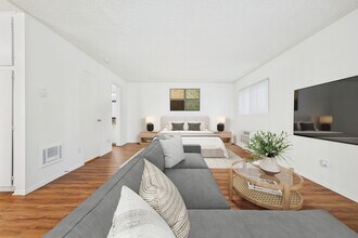 Building Photo - Gilmore  Apartments Van Nuys