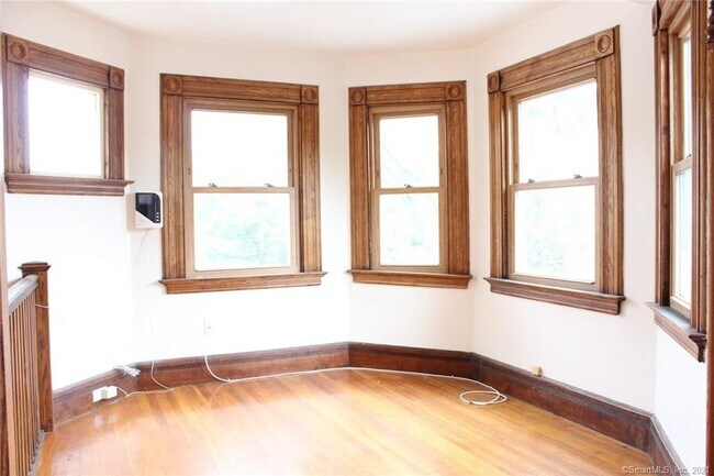 Foto del edificio - 270 Alden Ave