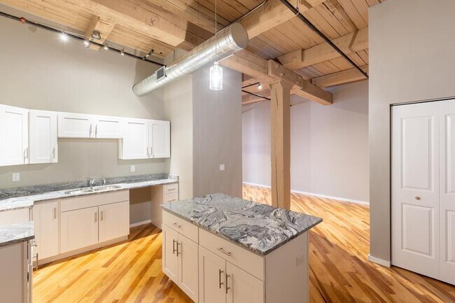 Building Photo - 116 N 4th St