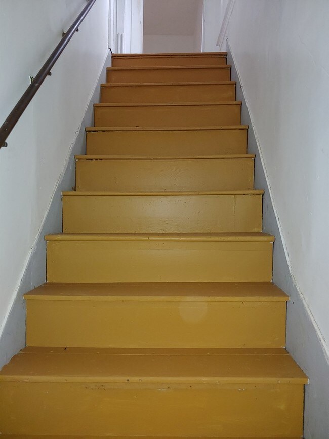 131 Taber St Unit 3 Upper, Blossburg, PA 16912 Room for Rent in