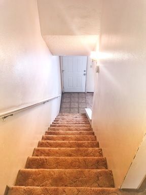 Building Photo - Great 2 Story 2 Bedroom 1.5 Bath Apartment