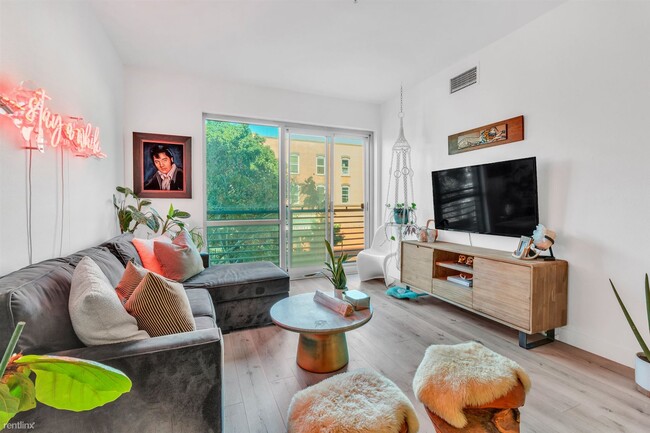 Building Photo - 1 br, 1 bath Condo - 445 Island Avenue 311