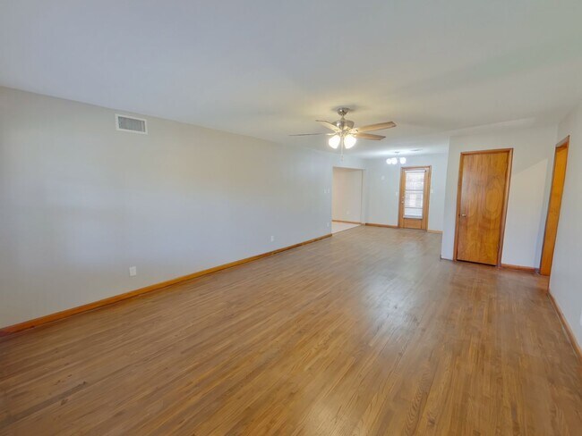 Foto del edificio - 2122 S Chautauqua Ave