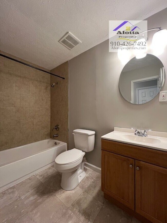 Foto del edificio - 3662 Golfview Rd