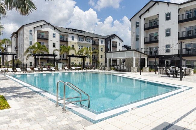 Building Photo - Madison Waterstar
