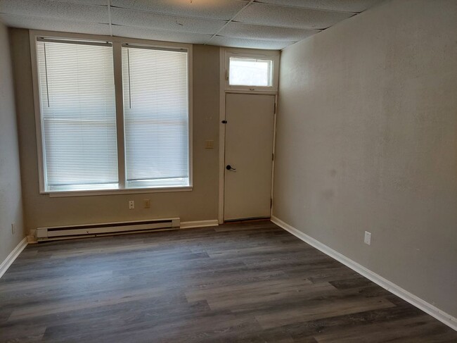 Building Photo - 33 Hanover St