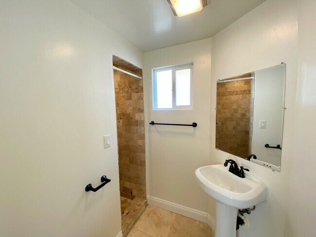 Foto del edificio - Quaint One Bedroom in North Park