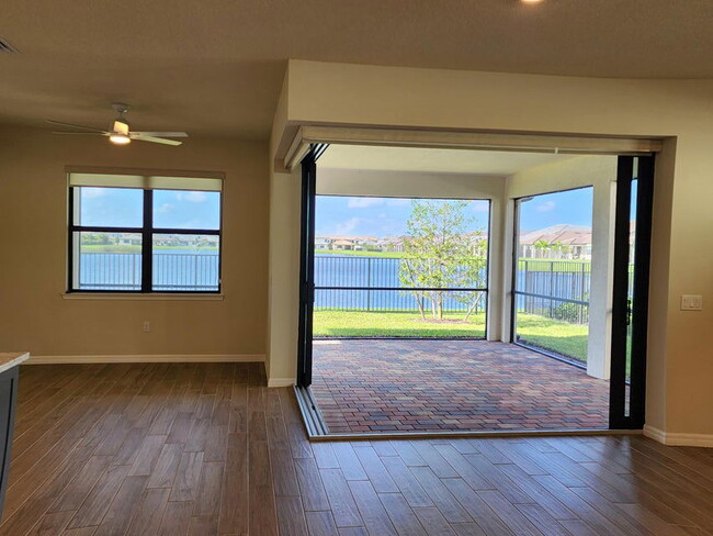 Building Photo - 8295 Vaulting Dr