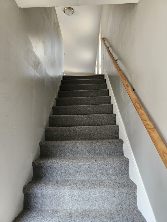 Building Photo - 70 Church St