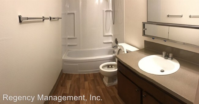 Foto del edificio - 4920 SW Lombard Ave