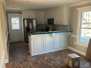 Building Photo - 5240 Castlewood Dr