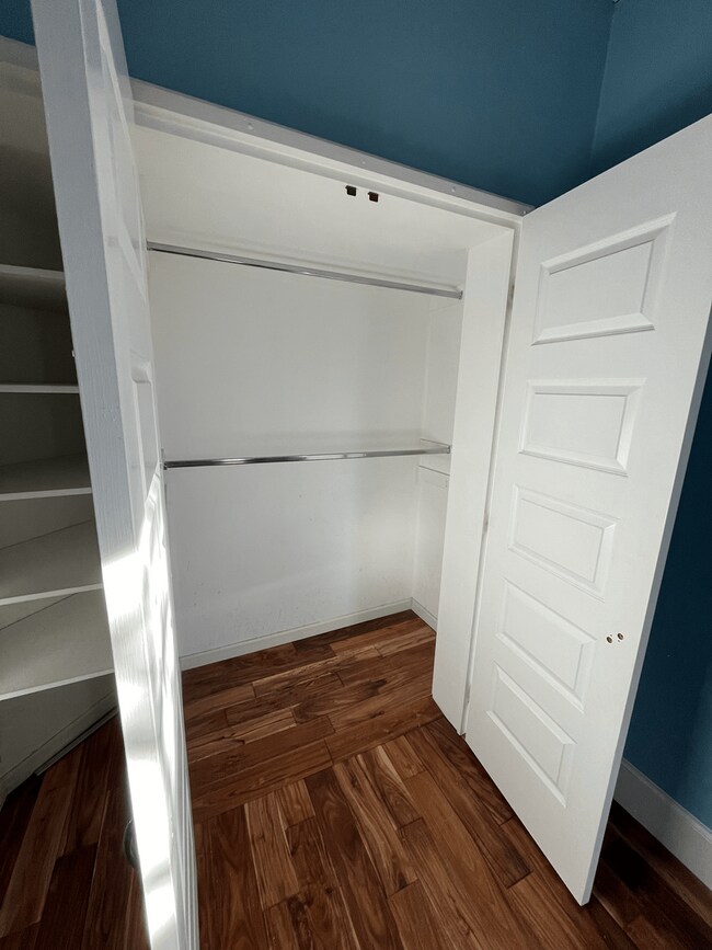 Foto del edificio - $1000 Move in Special - Beautiful 2 bed 1 bath in unit W/D, renovated kitchen, walkability!