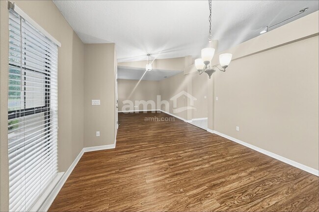 Foto del edificio - 376 John's Creek Pkwy