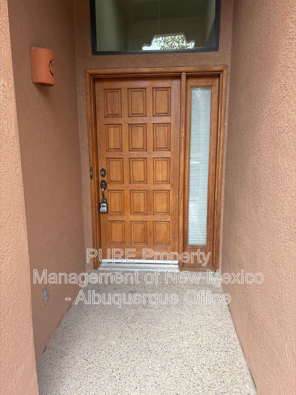 Foto del edificio - 8220 W Raintree Dr NE