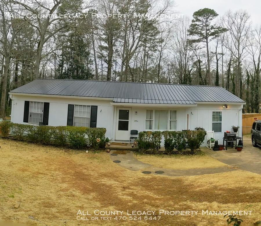 Primary Photo - 4 Bedroom with a nice yard for entertaining!!