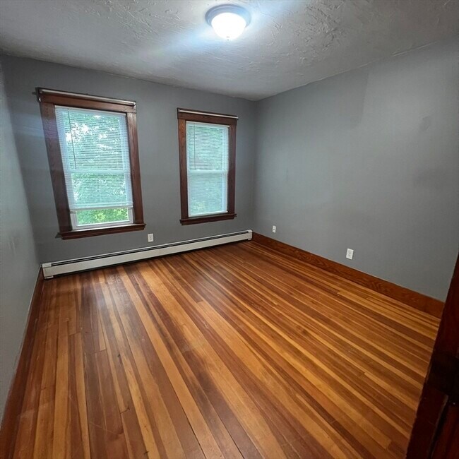 Foto del edificio - 378 Parker St