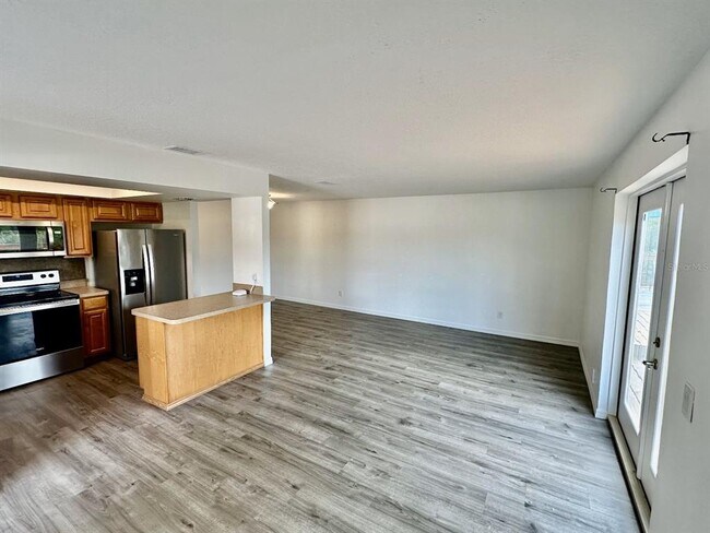 Foto del edificio - 3303 W Shell Point Rd