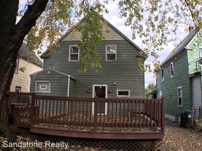 Building Photo - 3 br, 2 bath House - 3945 Trowbridge Ave