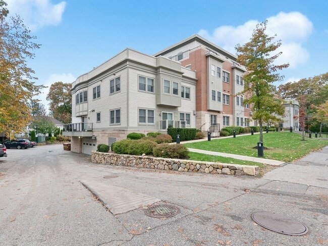 Building Photo - 321 Hammond Pond Pkwy