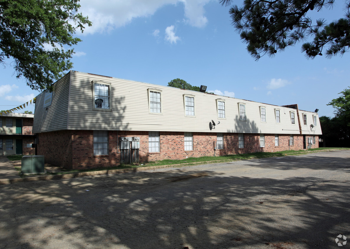 Foto principal - East Raines Road Apartments