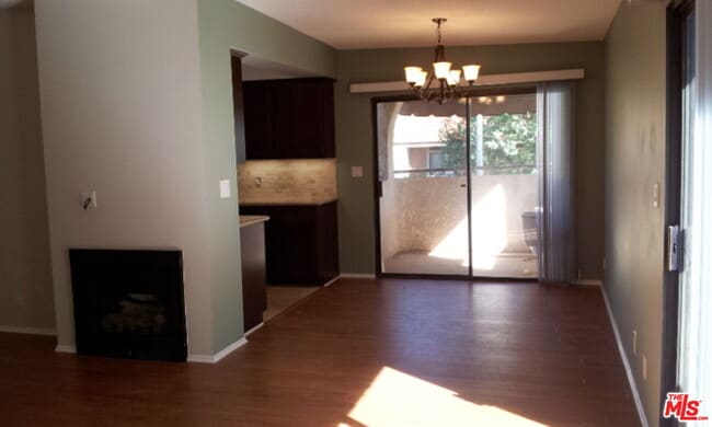 Foto del edificio - 2349 S Bentley Ave