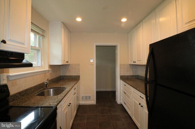 Foto del edificio - 6312 Haviland Dr