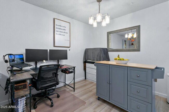 Foto del edificio - 14300 W Bell Rd