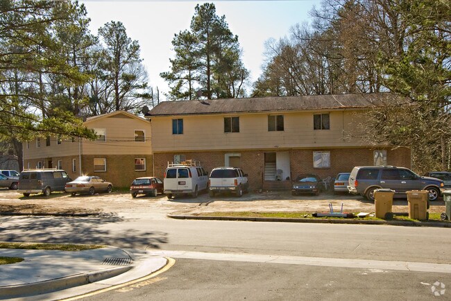 Building Photo - Dacian Quads