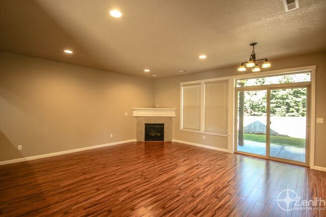 Foto del edificio - 3618 NW 122nd St
