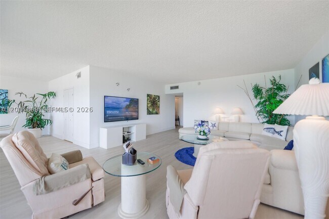Building Photo - 4900 N Ocean Blvd