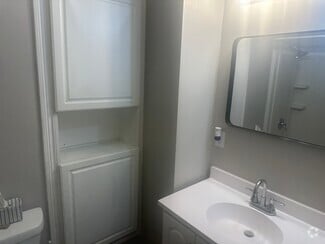 Building Photo - 1207 Chalet Ave