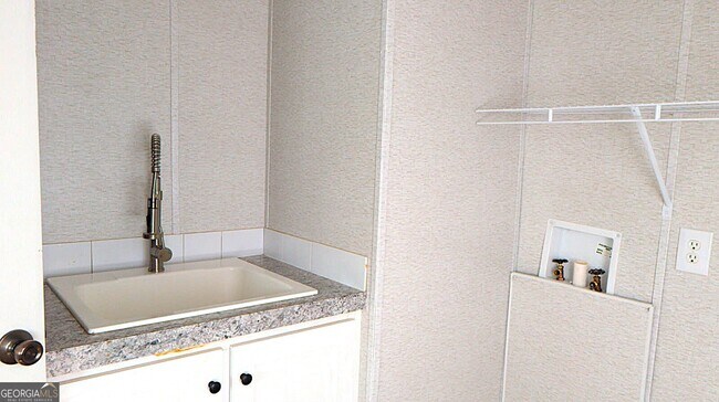 Foto del edificio - 9245 US-80