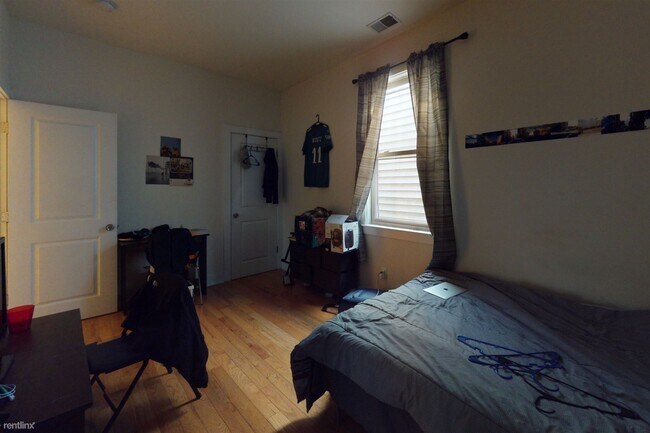 Building Photo - 4 br, 2 bath Duplex - 1915 N 18TH ST Unit B