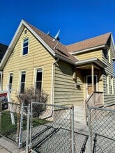 Building Photo - 34 Radio St