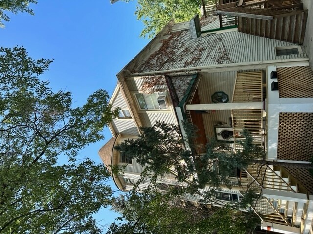 Foto del edificio - 1834 W Byron St