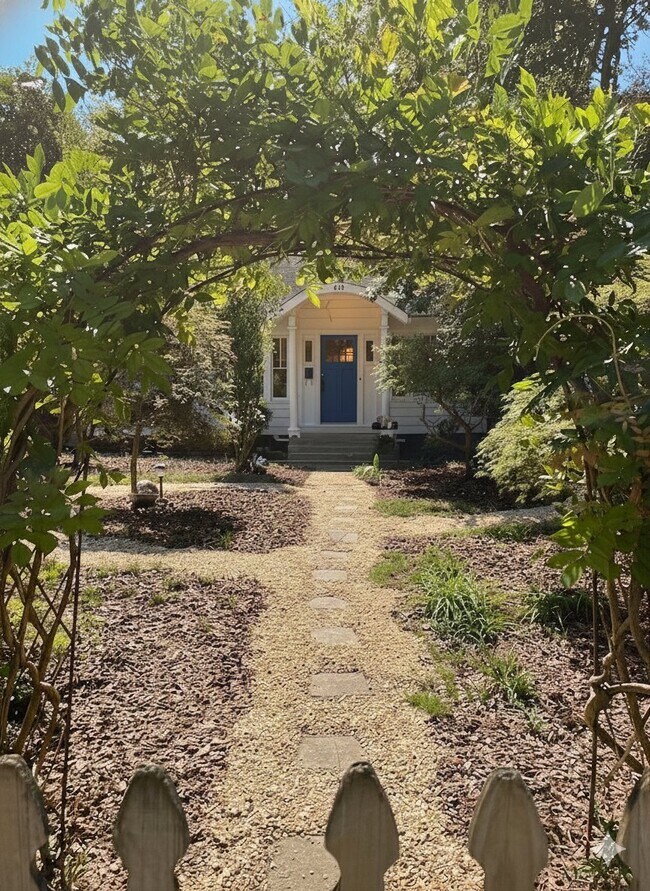 Foto del edificio - 309 Atlanta Ave SE