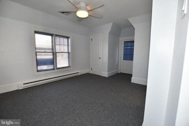 Building Photo - 407 N Main St
