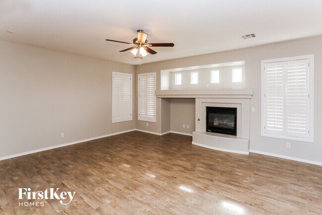 Foto del edificio - 8645 Radiant Ruby Ave