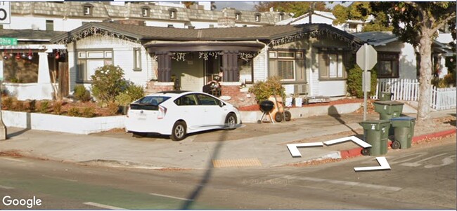 Building Photo - 990 S Marengo Ave