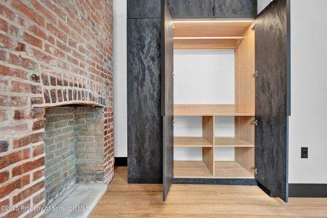 Building Photo - 117 Penn Ave